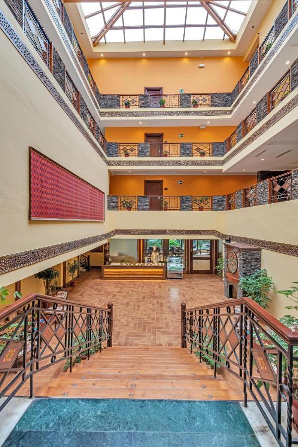 Hotel Club Mahindra Snow Peaks Manali Exterior foto