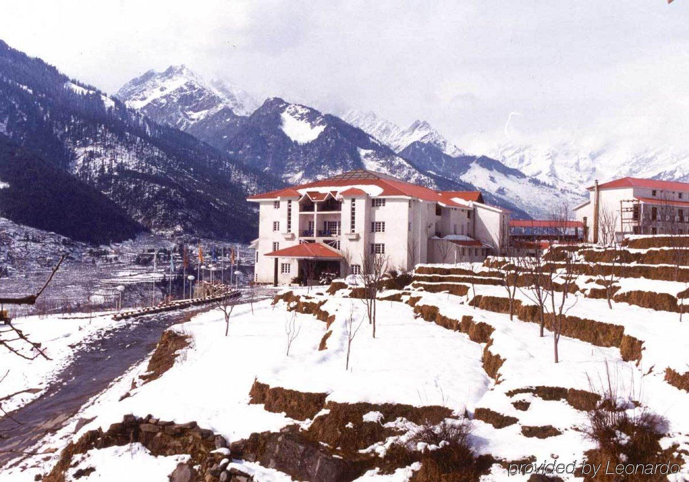 Hotel Club Mahindra Snow Peaks Manali Exterior foto