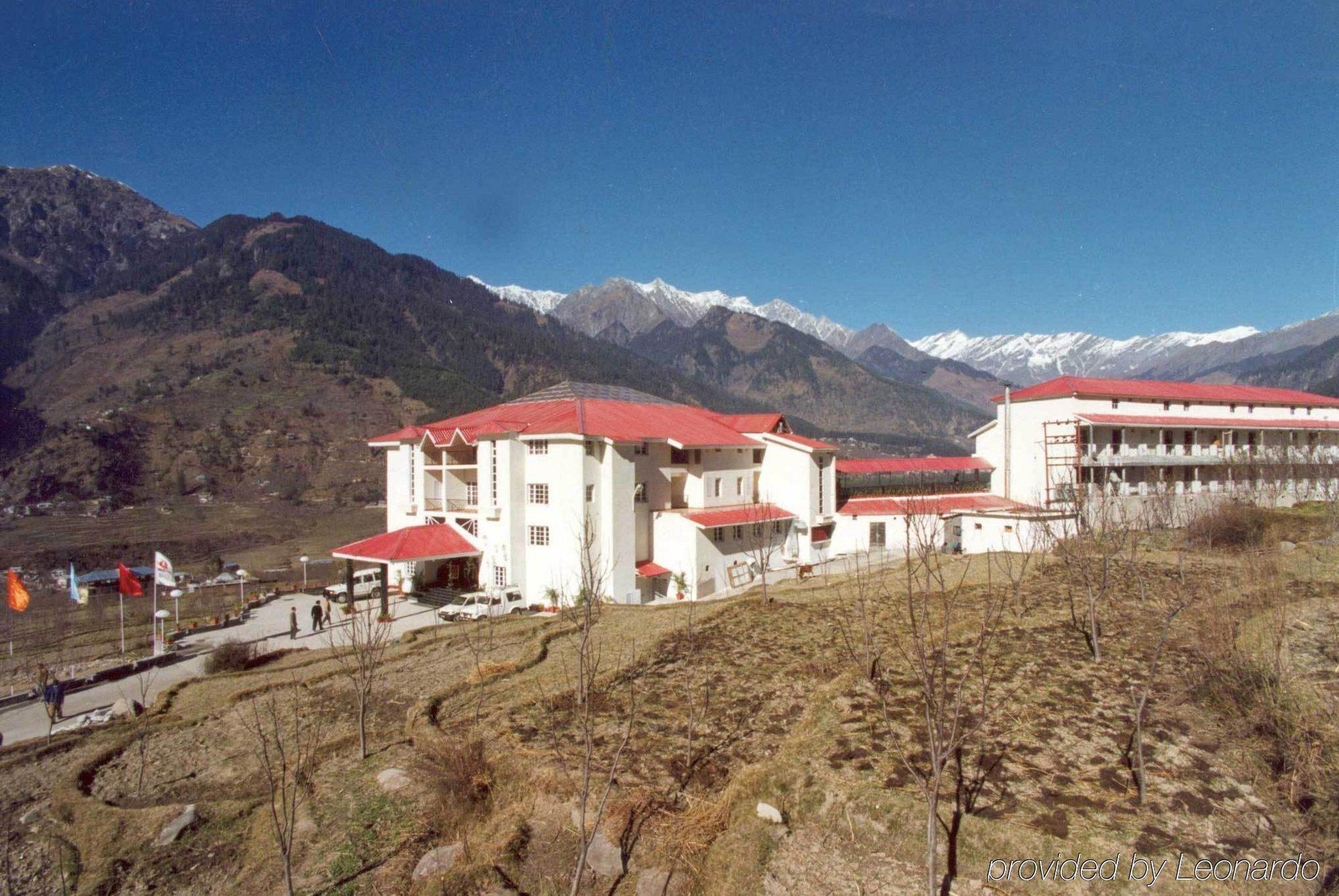 Hotel Club Mahindra Snow Peaks Manali Exterior foto